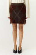 yasargy-geruite-mohair-gebreide-mini-rok-coffee-bean-yas-modelfoto-close-up-2