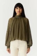 yasolera-col-chiffon-blouse-donkergroen-yas-modelfoto-vooraanzicht-1