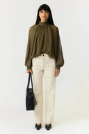 yasolera-col-chiffon-blouse-donkergroen-yas-modelfoto-vooraanzicht-2