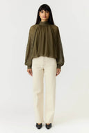 yasolera-col-chiffon-blouse-donkergroen-yas-modelfoto-vooraanzicht-3