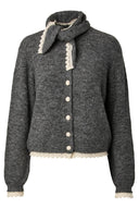 yasmillie-gebreide-sjaal-cardigan-grijs-yas-productfoto-vooraanzicht-1