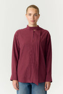 yasmargo-geruite-hemd-blouse-bordeaux-yas-modelfoto-vooraanzicht-1