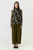 yasshama-bloemen-mesh-col-top-zwart-yas-modelfoto-vooraanzicht-4