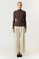 yaswoolan-jersey-col-top-chocolate-brown-Y.A.S-modelfoto-vooraanzicht-2