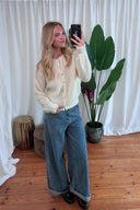 colette-super-kid-mohair-cardigan-cream-ecru-sweet-like-you-modelfoto-vooraanzicht-3
