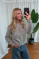 colette-super-kid-mohair-cardigan-light-grey-sweet-like-you-lookfoto-vooraanzicht-1