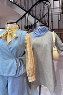 jasmine-mini-denim-jeans-jurk-khaki-sweet-like-you-etalagefoto-vooraanzicht-2