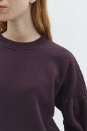 vallotton-pofmouw-sweater-deep-purple-paars-mbym-modelfoto-detail-1