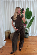 odette-korte-mouw-smock-blouse-dark-brown-donkerbruin-sweet-like-you-lookfoto-vooraanzicht-3