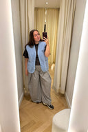 harry-teddy-mouwloos-vest-light-blue-lichtblauw-yoko-wool-spiegelfoto-vooraanzicht-3
