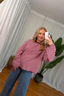 lia-gestreepte-lange-mouwen-t-shirt-burgundy-light-pink-bordeaux-lichtroze-sweet-like-you-spiegelfoto-vooraanzicht-3