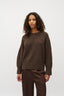 Gillian-gebreide-trui-java-mbym-model-vooraanzicht-2