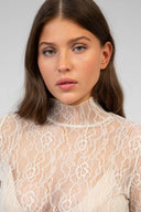 alibany-kanten-top-creme-ange-modelfoto-detail-1