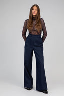 alibany-kanten-top-navy-ange-modelfoto-vooraanzicht-2