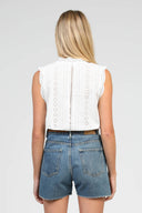 suzaya-broderie-blouse-white-an'ge-modelfoto-achteraanzicht-1