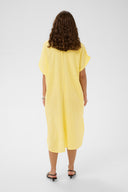 Elina-kaftan-jurk-lemon-meringue-salute-culture-modelfoto-achteraanzicht-1