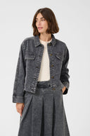 carlina-denim-jeans-jas-dark-gull-gray-wash-model-vooraanzicht-2
