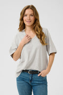 base-gith-t-shirt-light-grey-melange-culture-model-vooraanzicht-2