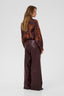 lilli-nepleren-broek-decadent-chocolate-culture-model-achteraanzicht-1