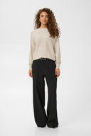 fay-batwing-gebreide-boothals-trui-oyster-gray-ecru-culture-modelfoto-vooraanzicht-2