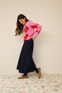 harlekin-argyle-trui-fuchsia-culture-lookfoto-zijaanzicht-2