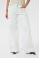 Tali-ami-wijde-denim-jeans-broek-springgardenia-culture-modelfoto-detail-1