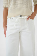 Tali-ami-wijde-denim-jeans-broek-springgardenia-culture-modelfoto-detail-2