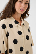 tika-polka-dot-hemd-blouse-whitecap-culture-modelfoto-detail-1