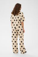 tika-polka-dot-hemd-blouse-whitecap-culture-modelfoto-achteraanzicht-1