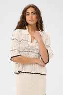 yiva-gebreide-crochet-top-whitecap-culture-modelfoto-vooraanzicht-5