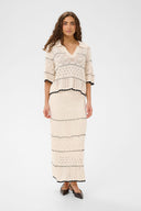 yiva-gebreide-crochet-top-whitecap-culture-modelfoto-vooraanzicht-7