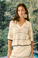 yiva-gebreide-crochet-top-whitecap-culture-modelfoto-vooraanzicht-1