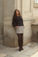 birsen-geruite-mini-rok-grijs-black-check-culture-lookfoto-vooraanzicht-6