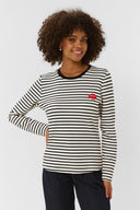 hunta-kiss-gestreepte-sweater-culture-black-zwart-modelfoto-vooraanzicht-1