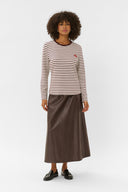 hunta-kiss-gestreepte-sweater-culture-burgundy-bordeaux-modelfoto-vooraanzicht-2