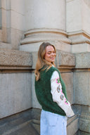 carmela-mouwloze-cardigan-khaki-orla-antwerp-lookfoto-zijaanzicht-1