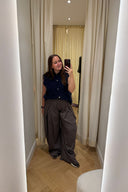 nomia-geruite-balloon-barrel-geklede-pantalon-broek-chocolate-brown-chocoladebruin-sweet-like-you-spiegelfoto-vooraanzicht-1