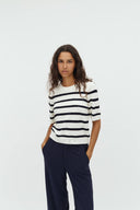 carla-stripe-sweater-night-sky-stripe-mbym-model-vooraanzicht-1