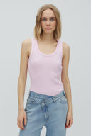 jaxson-rib-tanktop-white-mbym-modelfoto-vooraanzicht-1