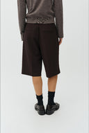 Bamudo-geklede-bermuda-short-brown-MbyM-modelfoto-achteraanzicht-2