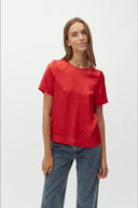 Nivara-satijnen-blouse-rococco-red-MbyM-modelfoto-vooraanzicht-1