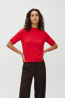 carla-col-gebreide-trui-red-aura-rood-mbym-modelfoto-vooraanzicht-1
