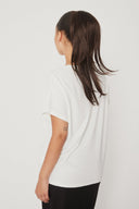 amana-luxe-t-shirt-sugar-mbym-model-achteraanzicht-1