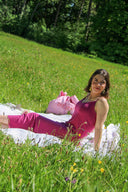leslee-bosko-luxe-jurk-radient-raspberry-MbyM-modelfoto-vooraanzicht-4