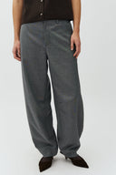 elsana-barrel-balloon-geklede-pantalon-broek-mbym-salt-pepper-grijs-modelfoto-detail-1 