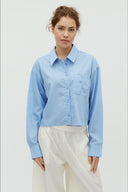 emmelia-gestreepte-hemd-blouse-classic-blue-stripe-mbym-modelfoto-vooraanzicht-1