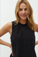 rhiann-mini-denim-jeans-jurk-rebel-black-MbyM-modelfoto-close-up-1