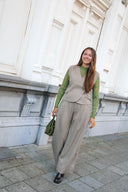 viole-geklede-pantalon-broek-beige-mbym-lookfoto-vooraanzicht-1