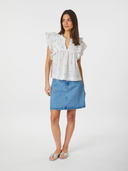 jayla-broderie-top-wit-neo-noir-modelfoto-vooraanzicht-2