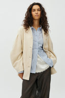 dande-boucle-mantel-jas-cloude-cream-creme-mbym-modelfoto-vooraanzicht-5